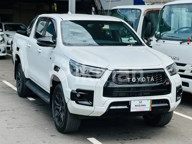 Toyota Hilux 2026 photo 3