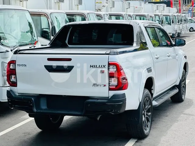Toyota Hilux 2026 photo 5