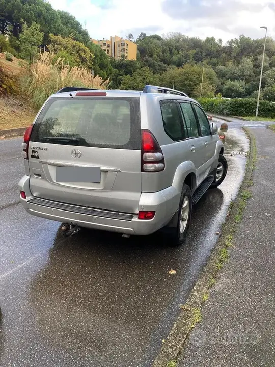 Toyota Land Cruiser 2005 photo 2