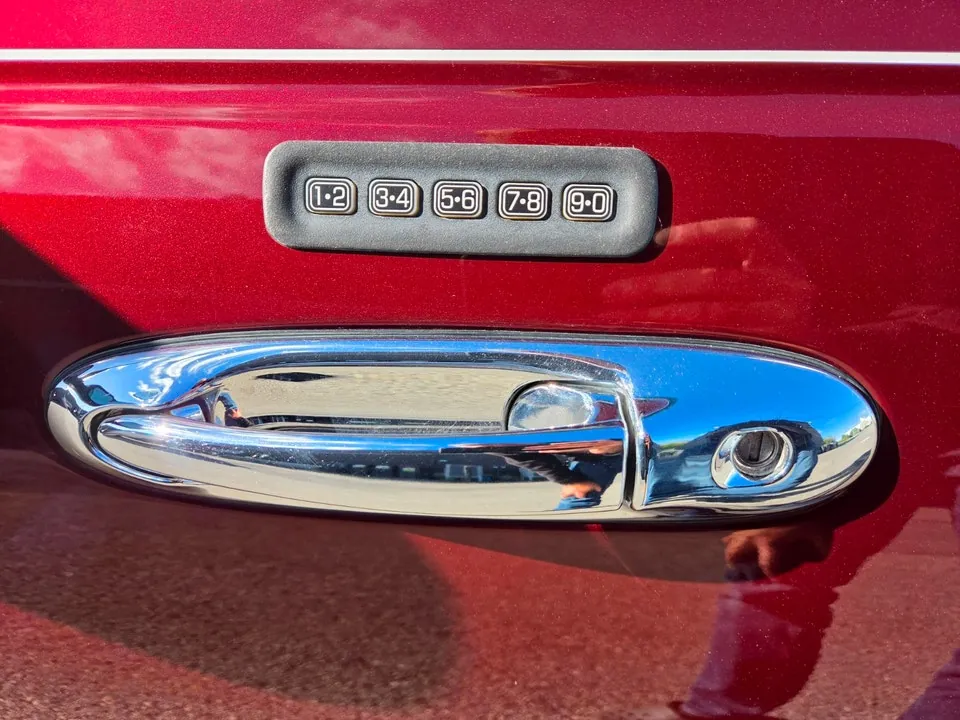 Lincoln Town Car 2000 photo 5