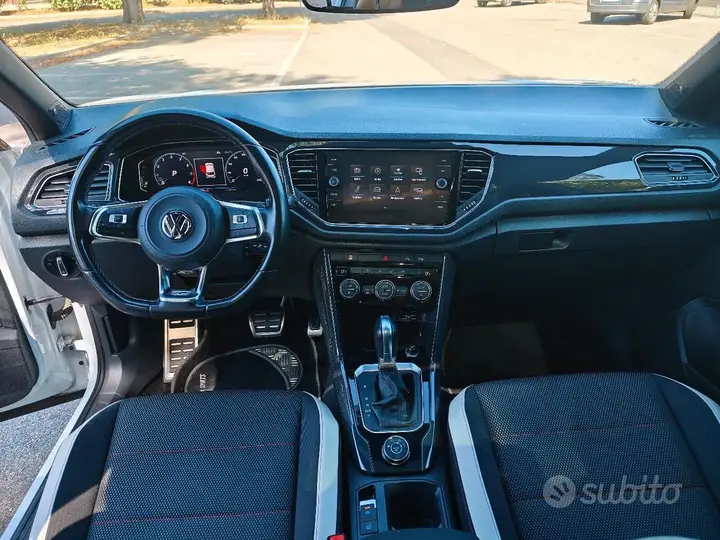 Volkswagen T-Roc 2018 photo 2