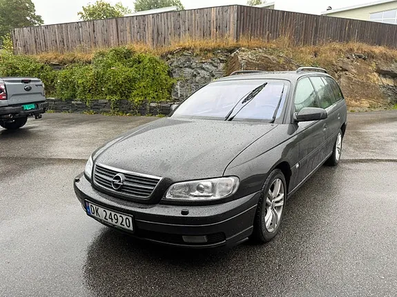 Opel Omega 2002 photo 2