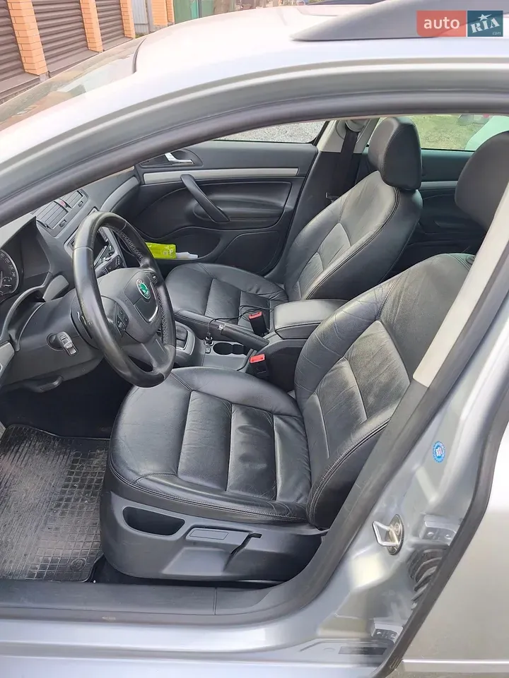 Skoda Octavia 2012 photo 2