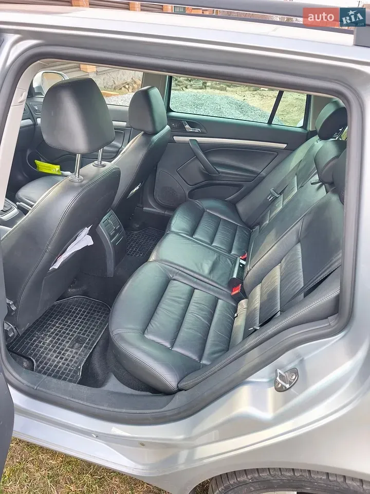 Skoda Octavia 2012 photo 3