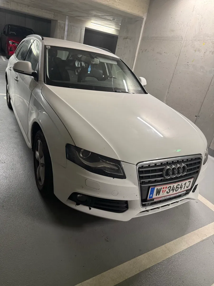 Audi A4 2009 photo 2