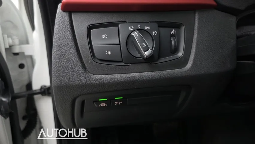 BMW 3 Series 2019 photo 3