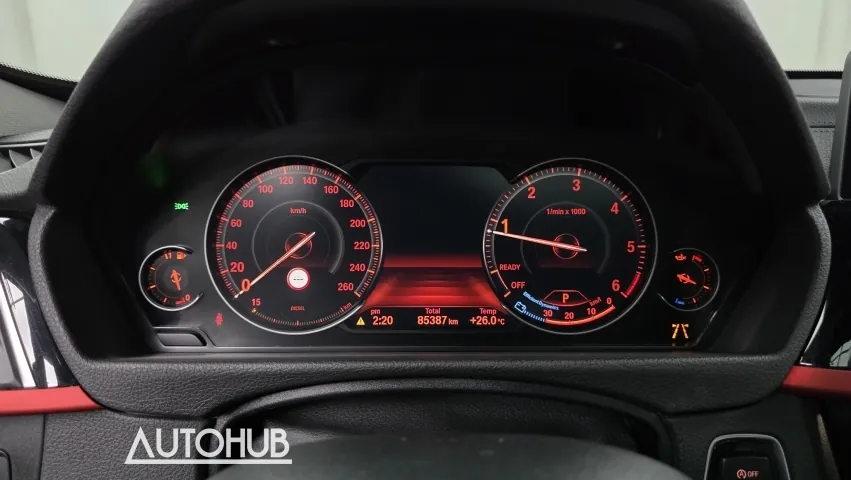 BMW 3 Series 2019 photo 5