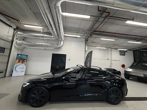 Tesla Model S 2023 photo 2