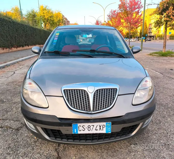 Lancia Ypsilon 2005 photo 2