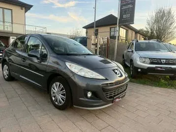 Peugeot 207 2012 photo 3