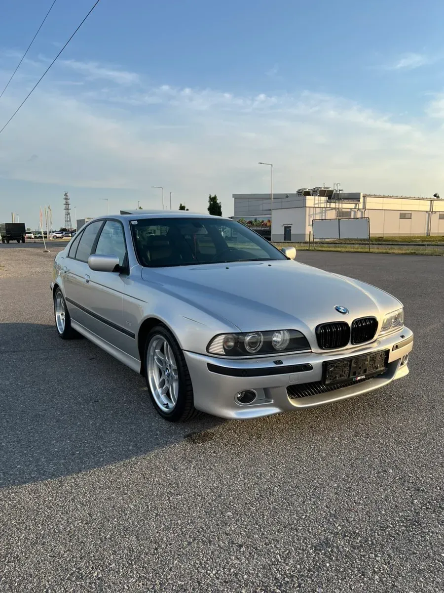 BMW 5 Series 2003 photo 2
