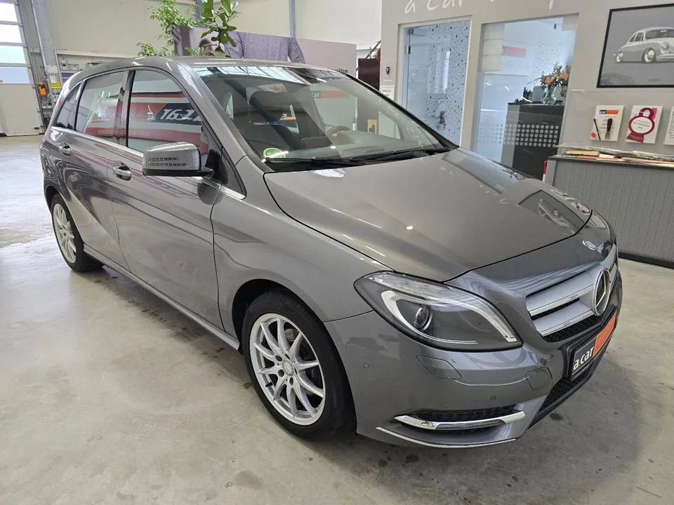 Mercedes-Benz B 200