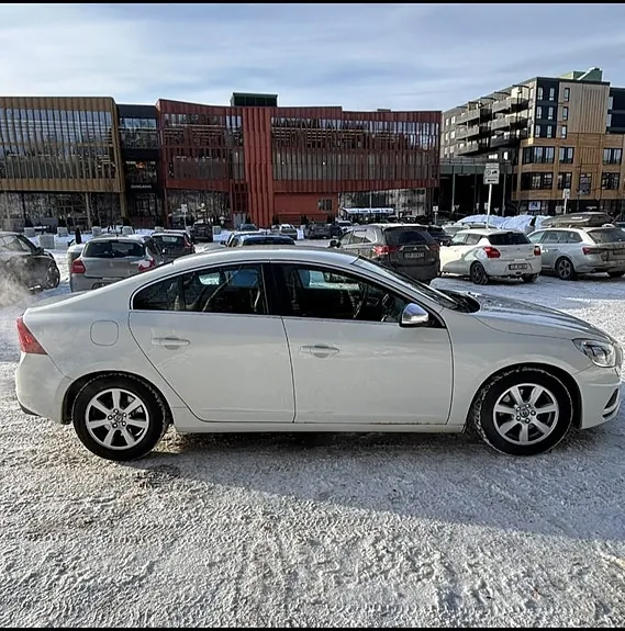 Volvo S60 2012 photo 3