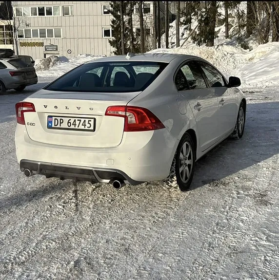 Volvo S60 2012 photo 4