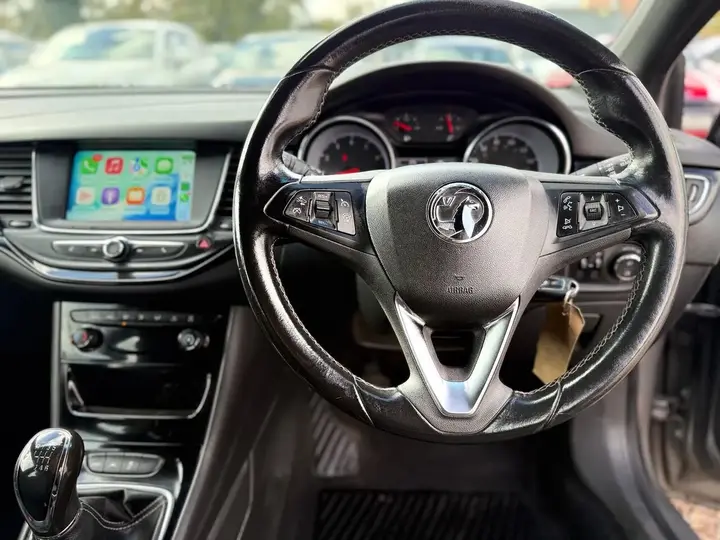 Vauxhall Astra 2017 photo 2