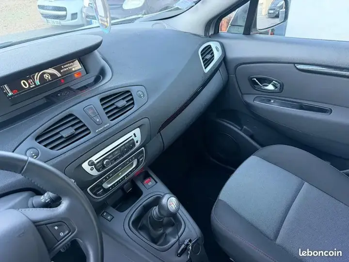 Renault Scenic 2013 photo 5
