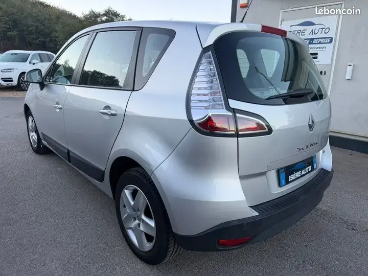 Renault Scenic 2013 photo 2
