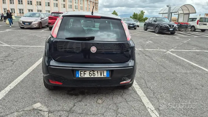 Fiat Punto 2011 photo 3