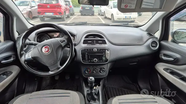 Fiat Punto 2011 photo 5