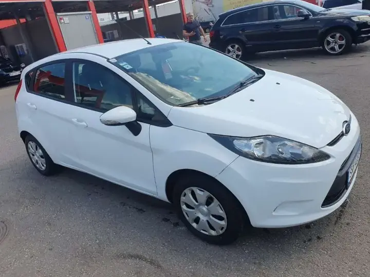 Ford Fiesta 2009 photo 2