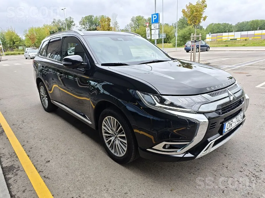 Mitsubishi Outlander 2019 photo 3