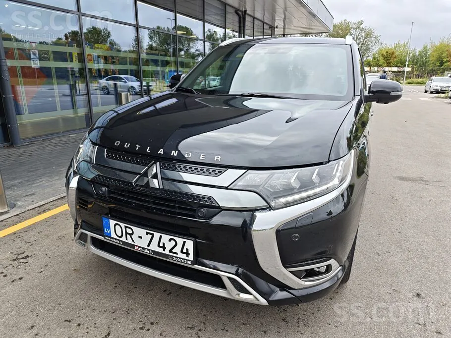 Mitsubishi Outlander 2019 photo 2