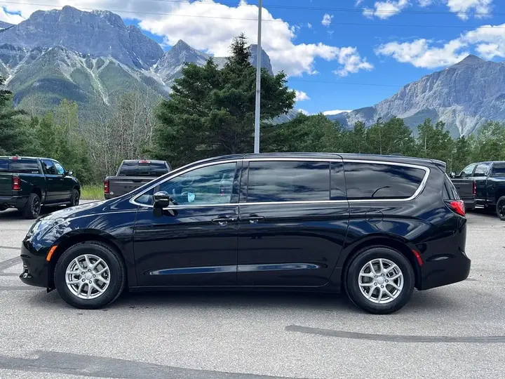 Chrysler Grand Caravan 2027 photo 4