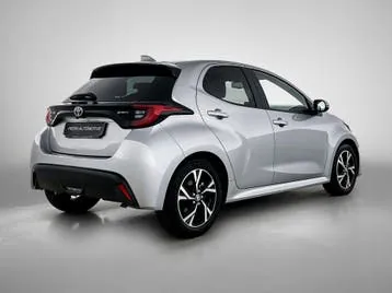 Toyota Yaris 2024 photo 2