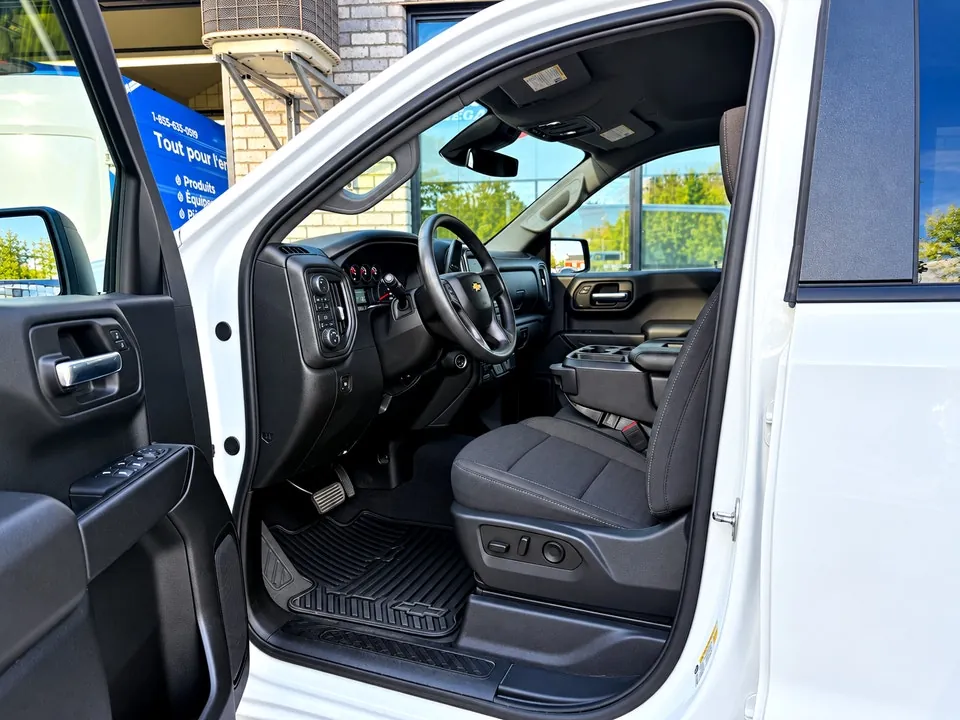 Chevrolet Silverado 1500 2024 photo 2