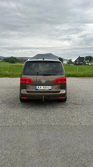 Volkswagen Touran 2011 photo 5