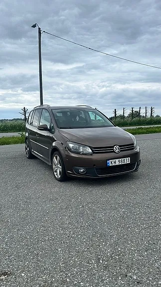Volkswagen Touran 2011 photo 3