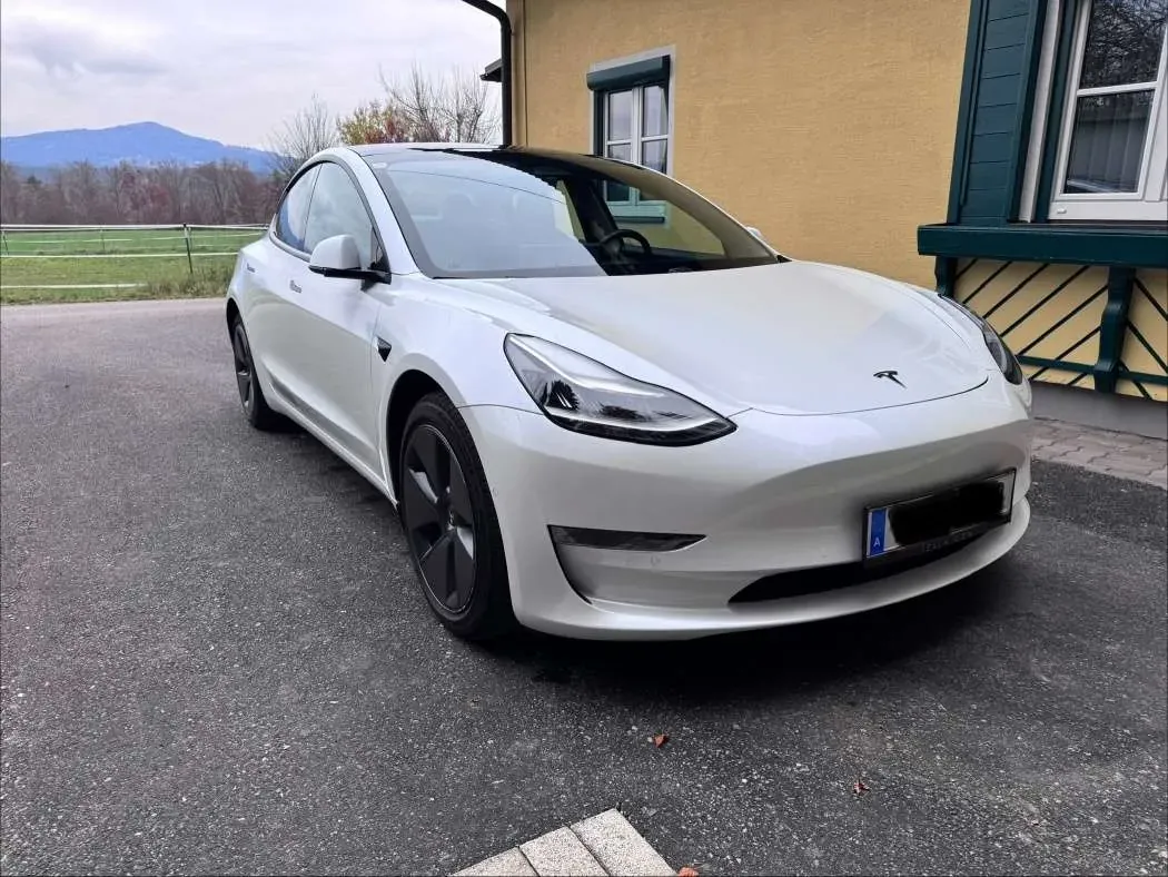 Tesla Model 3 2020 photo 2