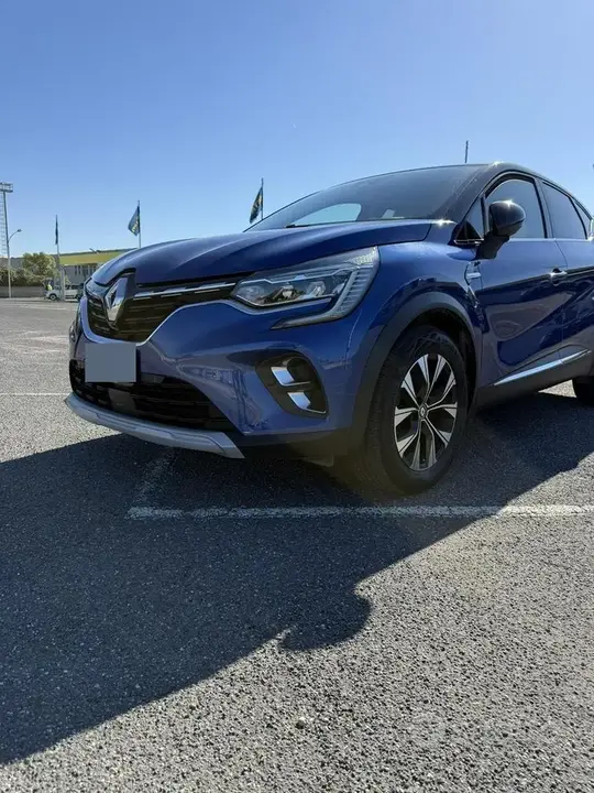Renault Captur 2023 photo 3