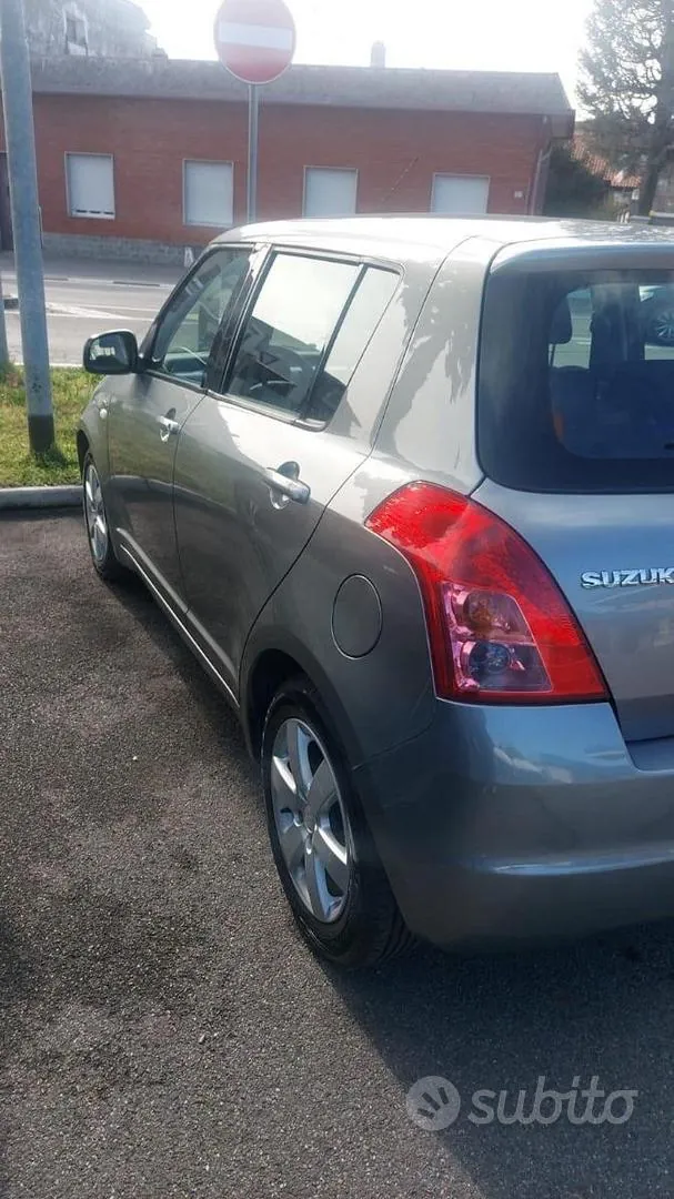Suzuki Swift 2008 photo 4
