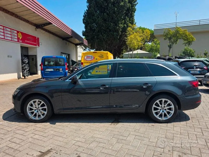 Audi A4 2018 photo 3