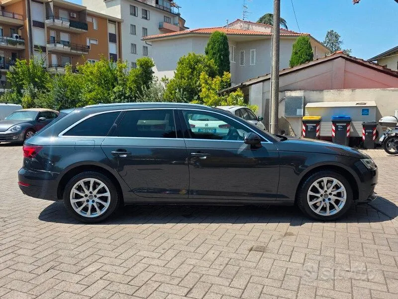 Audi A4 2018 photo 4