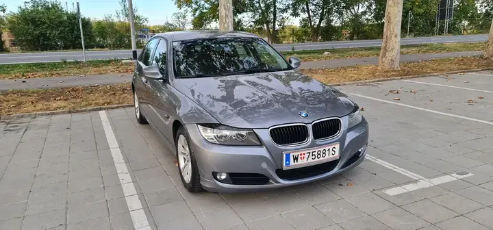BMW 3 Series 2009 photo 3