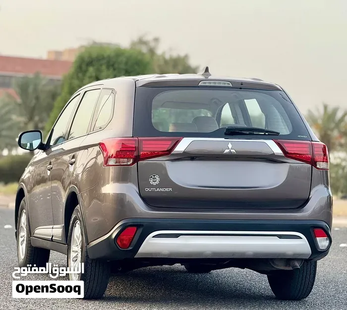 Mitsubishi Outlander 2022 photo 3