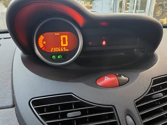 Renault Twingo 2011 photo 2