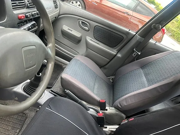 Suzuki Alto 2006 photo 4