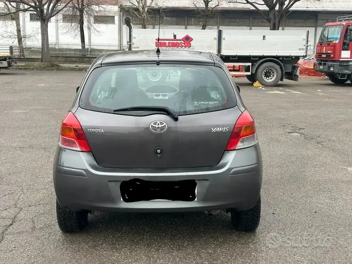Toyota Yaris 2009 photo 3