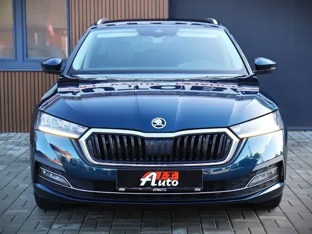 Skoda Octavia Combi 2020 photo 2
