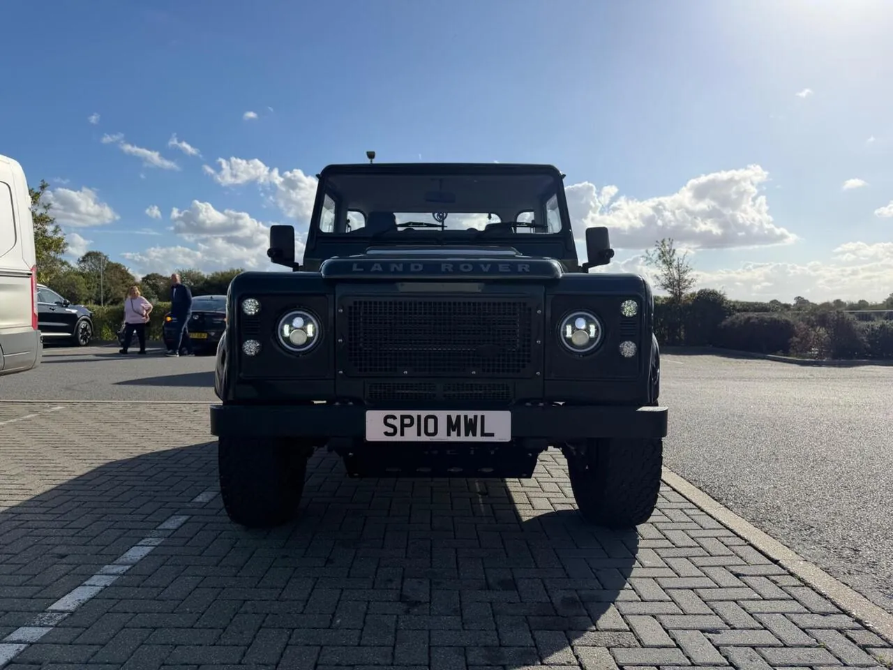 Land Rover Defender 90