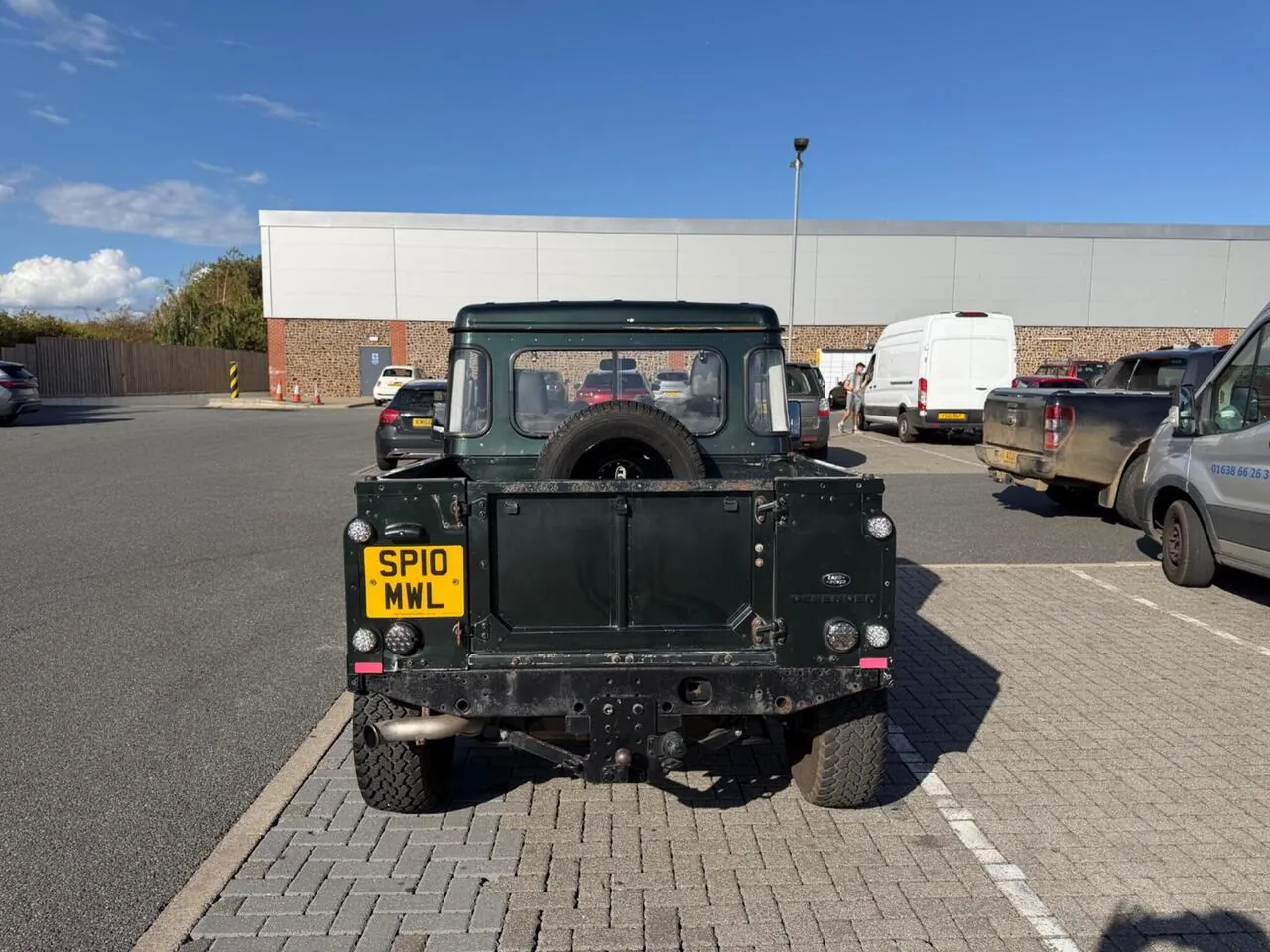 Land Rover Defender 90 2010 photo 5