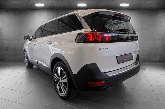 Peugeot 5008 2022 photo 3