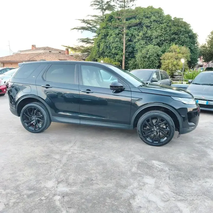 Land Rover Discovery Sport 2020 photo 4