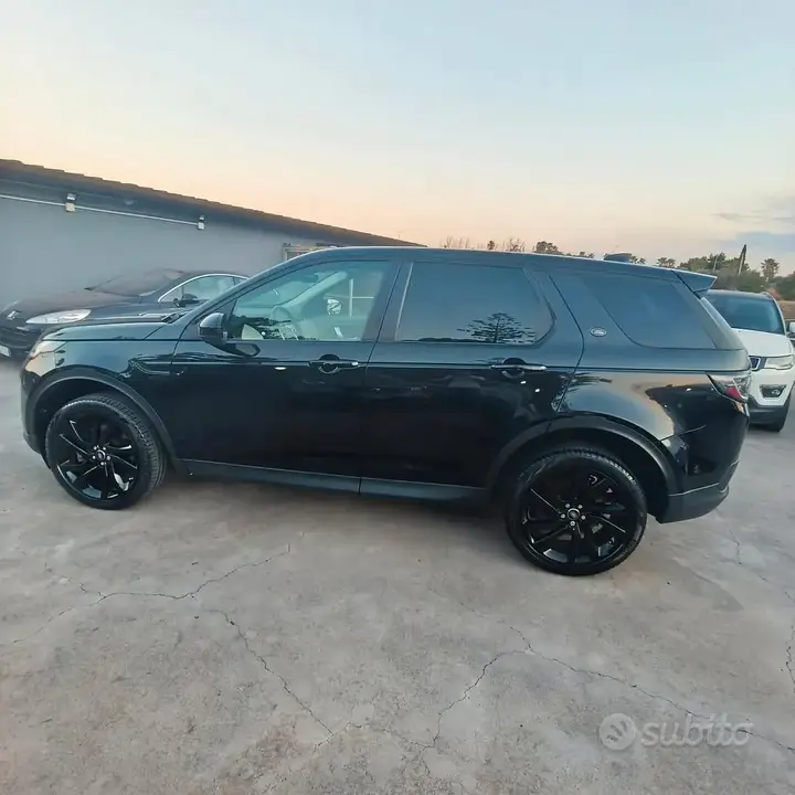 Land Rover Discovery Sport 2020 photo 5