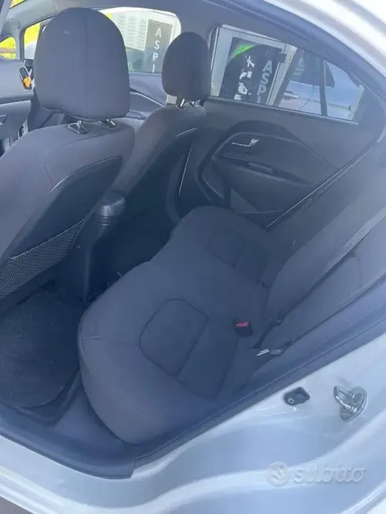 Kia Rio 2014 photo 4