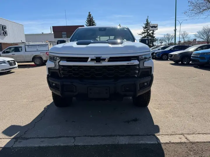Chevrolet Silverado 1500 2025 photo 2