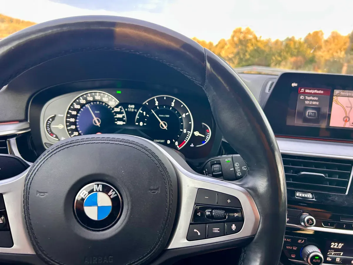 BMW 5 Series 2019 photo 3